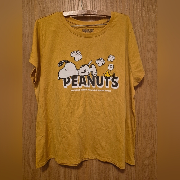 Peanuts snoopy yellow t-shirt size 2xl - Picture 1 of 5